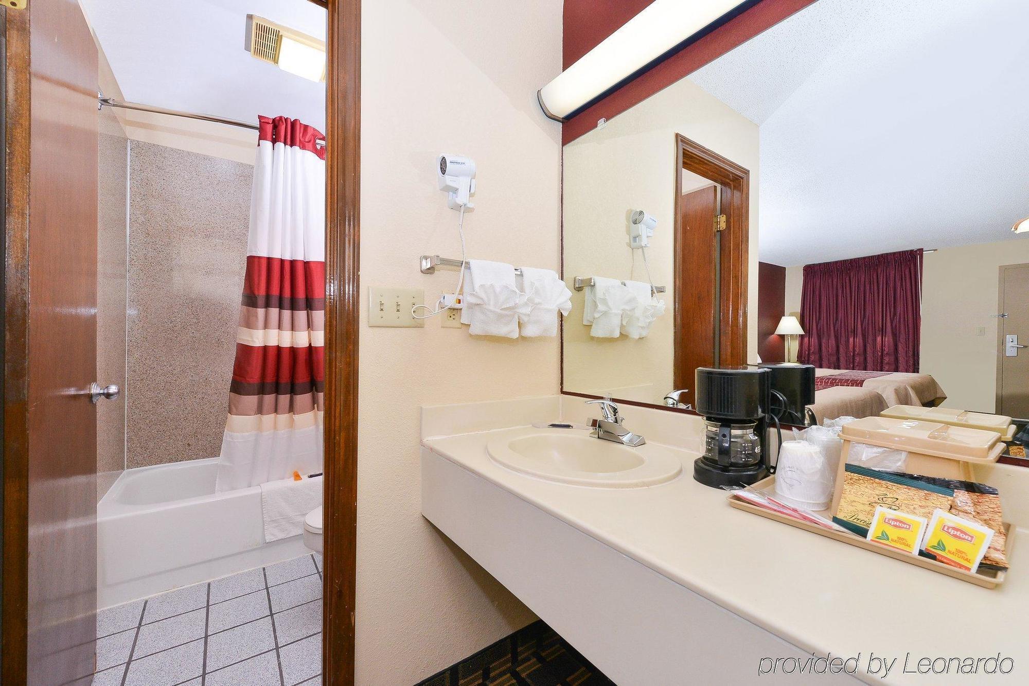Red Roof Inn Cartersville-Emerson-Lakepoint North Exteriör bild